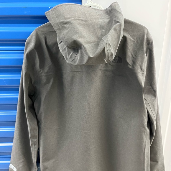 The North Face grey waterproof jacket - Picture 5 of 7